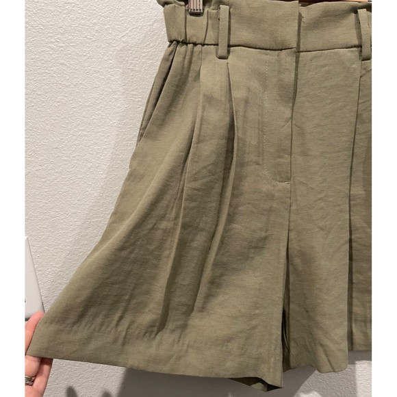 H&M Olive Green Zipper Shorts - Picture 4 of 5